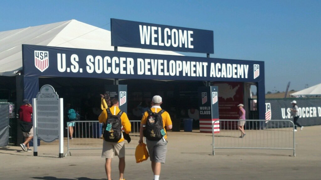 wyosoccer's tweet photo. Recruiting trail continues in San Diego, CA. Always on the 👀out for future Cowgirls. 😎🤩#OneWyoming  #GoWyo https://t.co/D6XSqmjxAe