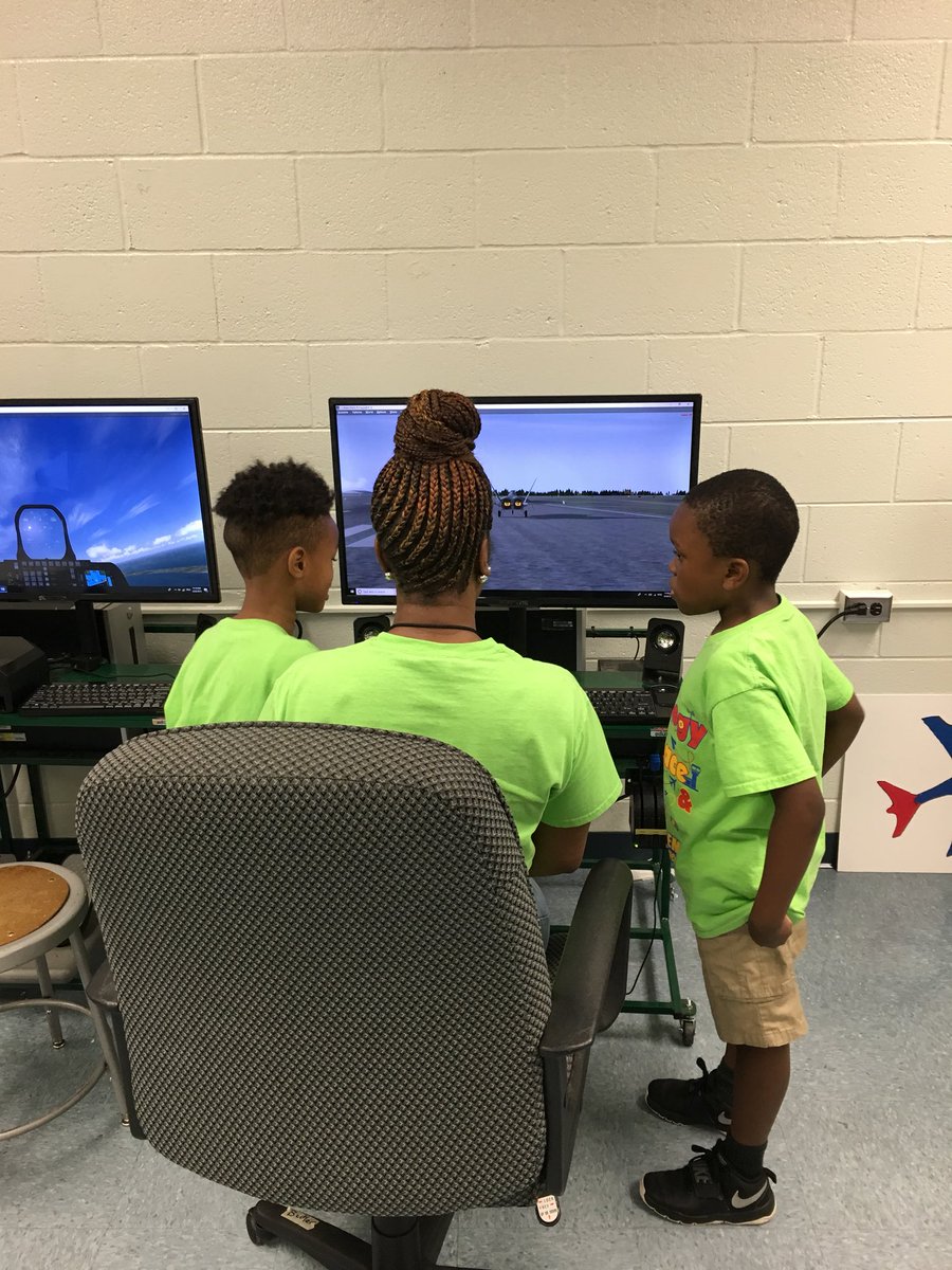 TagStem's tweet photo. Future pilots and instructors! https://t.co/u6oZGhso70