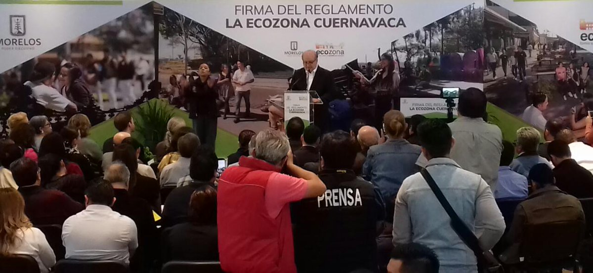 El reglamento de la #Ecozona #Cuernavaca permitirá regular e incentivar el tratamiento del agua; manejo eficiente de los residuos, la redistribución de usos y destinos del suelo, movilidad sustentable y recuperación de espacios públicos: <a href="/gracoramirez/">Graco Ramírez</a>