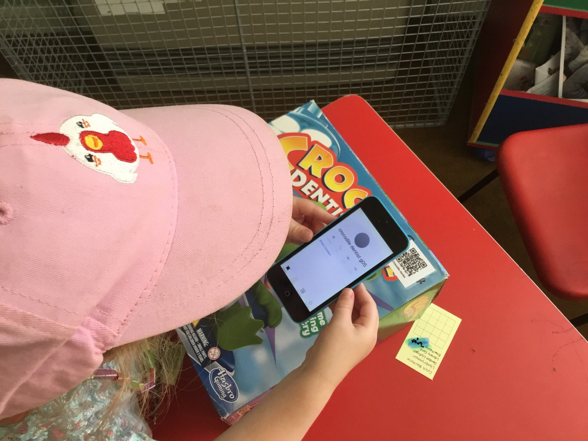 Wedi lawnsio ein llyfrgell cylch. Plant yn dewis eitem, scanio’r barcôd a cael rhif i nodi ar y cerdyn llyfrgell 
Have launched our cylch library. Children choose an item, scan the barcode for the number to note on their card #links <a href="/PowysFp/">Powys FL team</a> <a href="/MudiadMeithrin/">MudiadMeithrin</a>