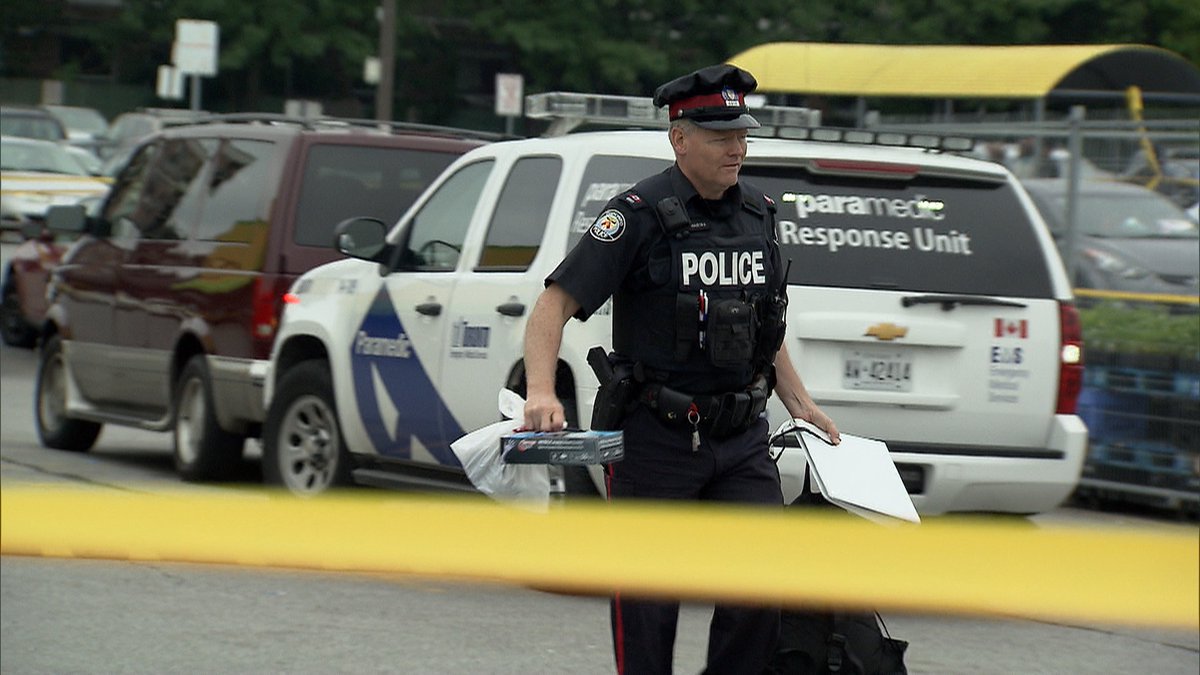 Police identify man fatally stabbed at Rexdale plaza ow.ly/pLGd30kFR2u https://t.co/NHwyTvUgtV
