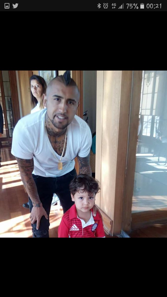 Mi nieto con su idolo