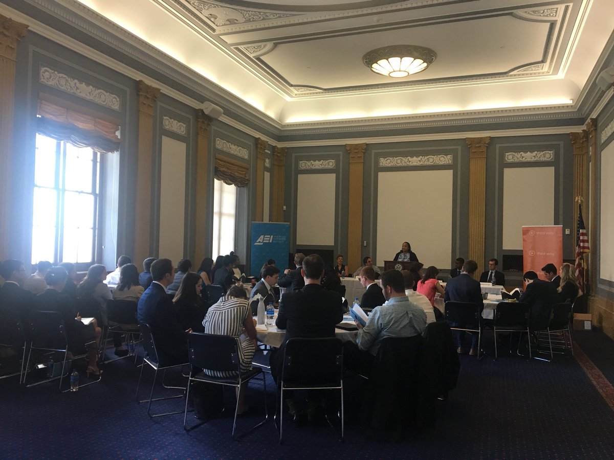 ThirdWayEDU's tweet photo. Packed house at the Senate briefing on #ElevateCompletion in #HigherEd! cc: @AEIeducation https://t.co/x5tov49OeC