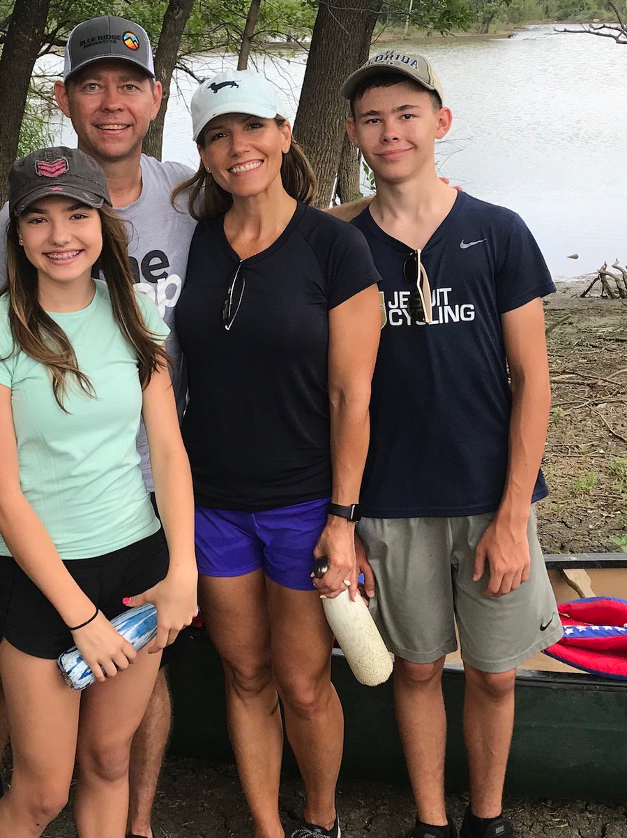TheLoopDallas's tweet photo. Board member @RickAPerdue took family canoe trip on the Trinity hosted by the @trinityparkc. Beautiful area and beautiful wildlife. Can’t wait to connect to the trails! #BuildtheLOOP https://t.co/pvYpsiVGiK