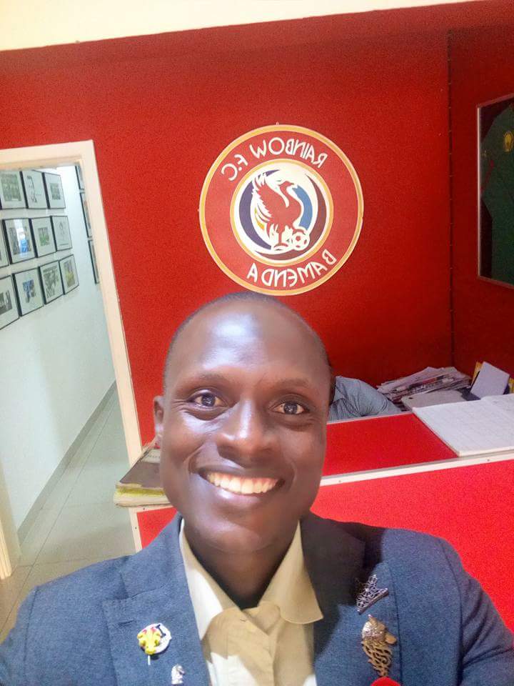 Mayniak_Sports's tweet photo. Mayniak #CutOutToConquer touches down at the oval office of #RainbowFC in Douala, Cameroon.
#MCMXVIII https://t.co/UshhcZ1TxY