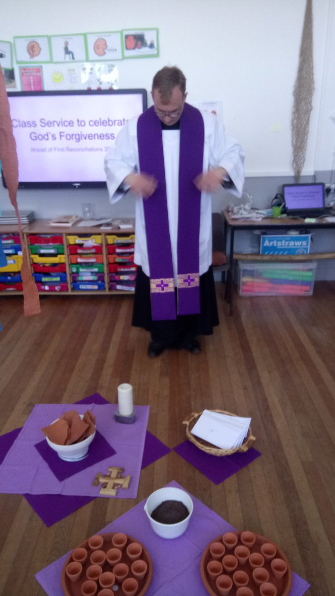 Year3StJos's tweet photo. 28 children (for the first time), some parents, teaching assistants and teachers went to Reconciliation with Father Daniel in school today... Thank you Father Daniel for making us all feel at ease and for making this day memorable, especially for our children! https://t.co/PSaMCdBtKs