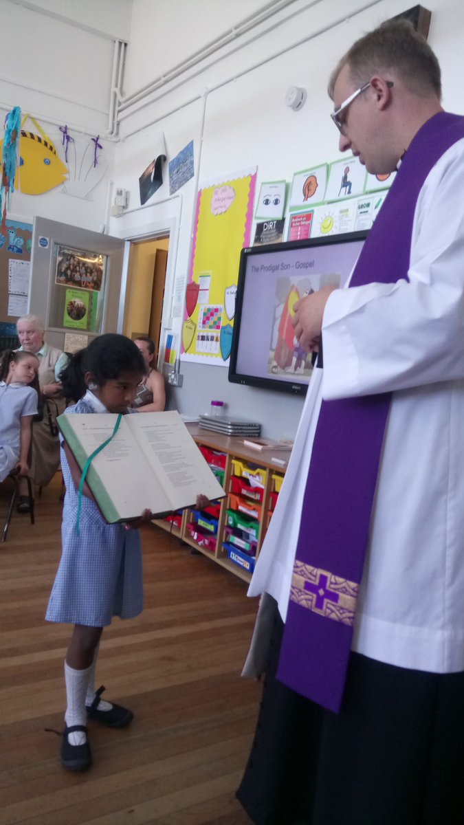 Year3StJos's tweet photo. 28 children (for the first time), some parents, teaching assistants and teachers went to Reconciliation with Father Daniel in school today... Thank you Father Daniel for making us all feel at ease and for making this day memorable, especially for our children! https://t.co/PSaMCdBtKs