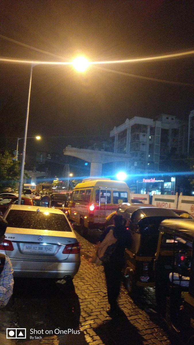 Sachindi's tweet photo. #Bumper to #NotMoving #TrafficJam from #InorbitMall Malad on #LinkRoad moving North towards #Kandivali #PoorRoad #MumbaiRains #MetroWork #DoubleParking #SignalBreaking #NoLaneDiscipline @RoadsOfMumbai @smart_mumbaikar @MumbaiPolice @mumbaitraffic @TrafficBOM @gallinews @RidlrMUM https://t.co/cSB2wP0Gvc