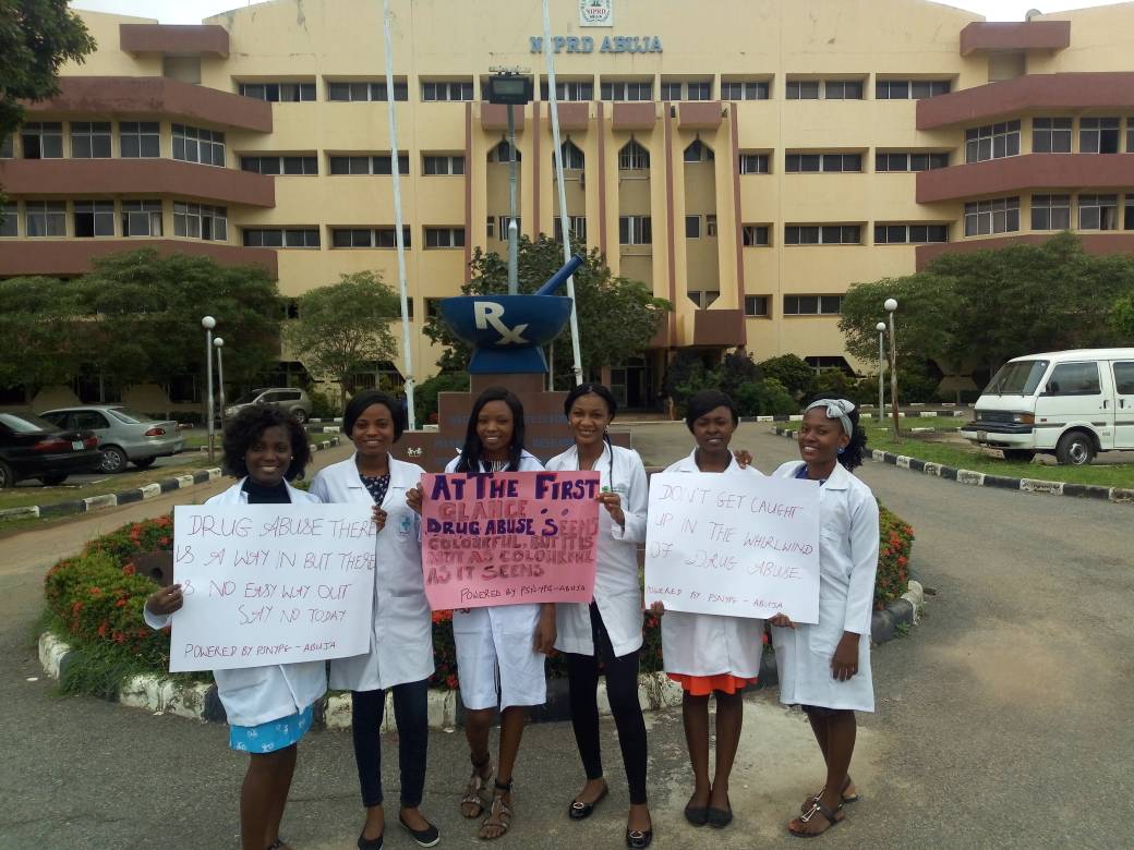 psnypgabuja's tweet photo. Young Pharmacists from the National Institute for Pharmaceutical Research and Development, Abuja. https://t.co/9CZixLpqyy