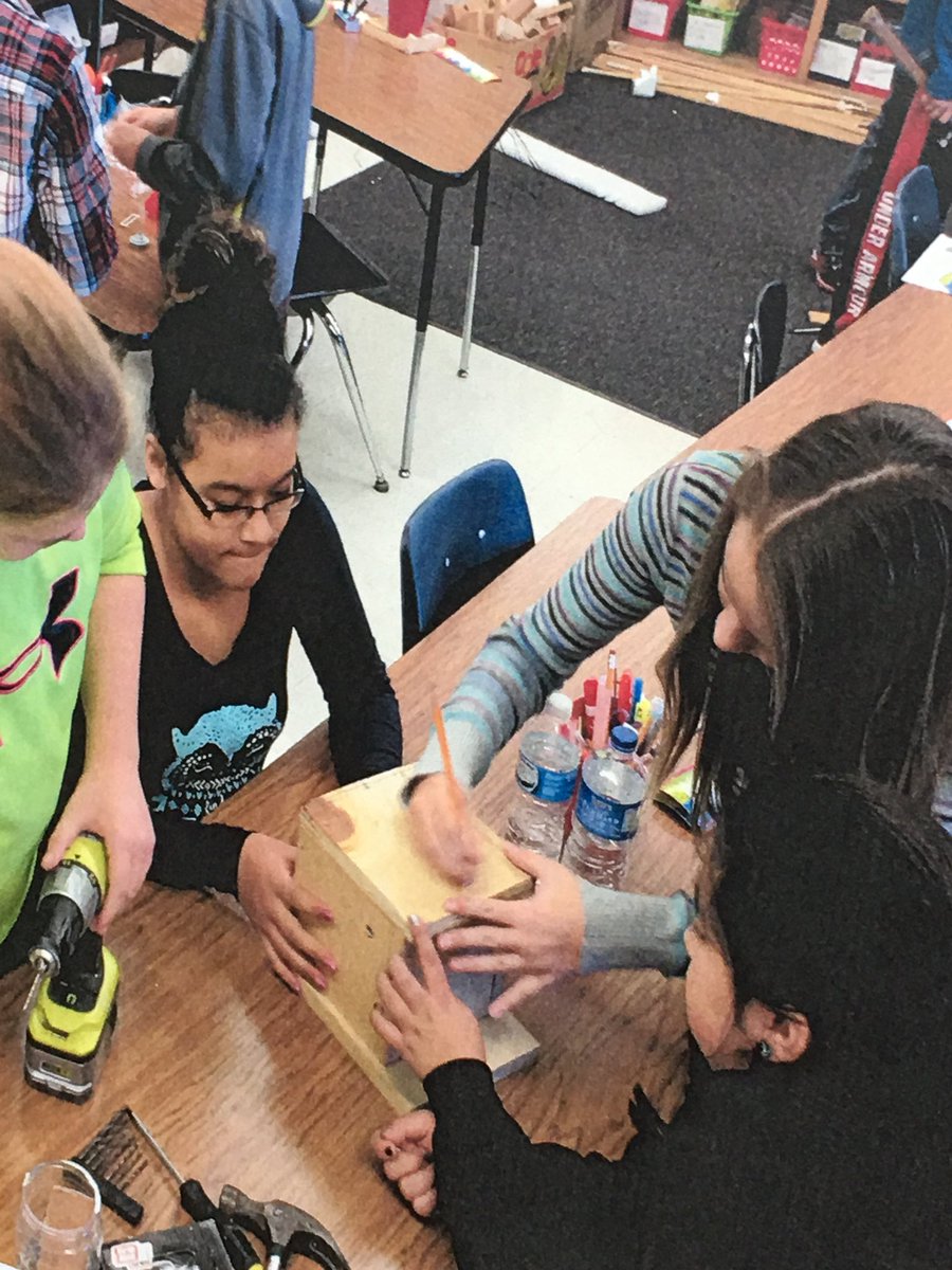 Day 3. Off to a great start @iste Learned from <a href="/Taml17/">Tammy Lind</a> Make to Learn! Poster about Makerspaces.  <a href="/Lety_Ocana/">Lety Ocaña</a> <a href="/McDougleKISD/">McDougleKISD</a> <a href="/KleinISD/">Klein ISD</a> <a href="/KISD_Multling/">KISD Multilingual</a> #everystudent # studentchoice #personalizedlearning #promise2purpose #2018-2019goal