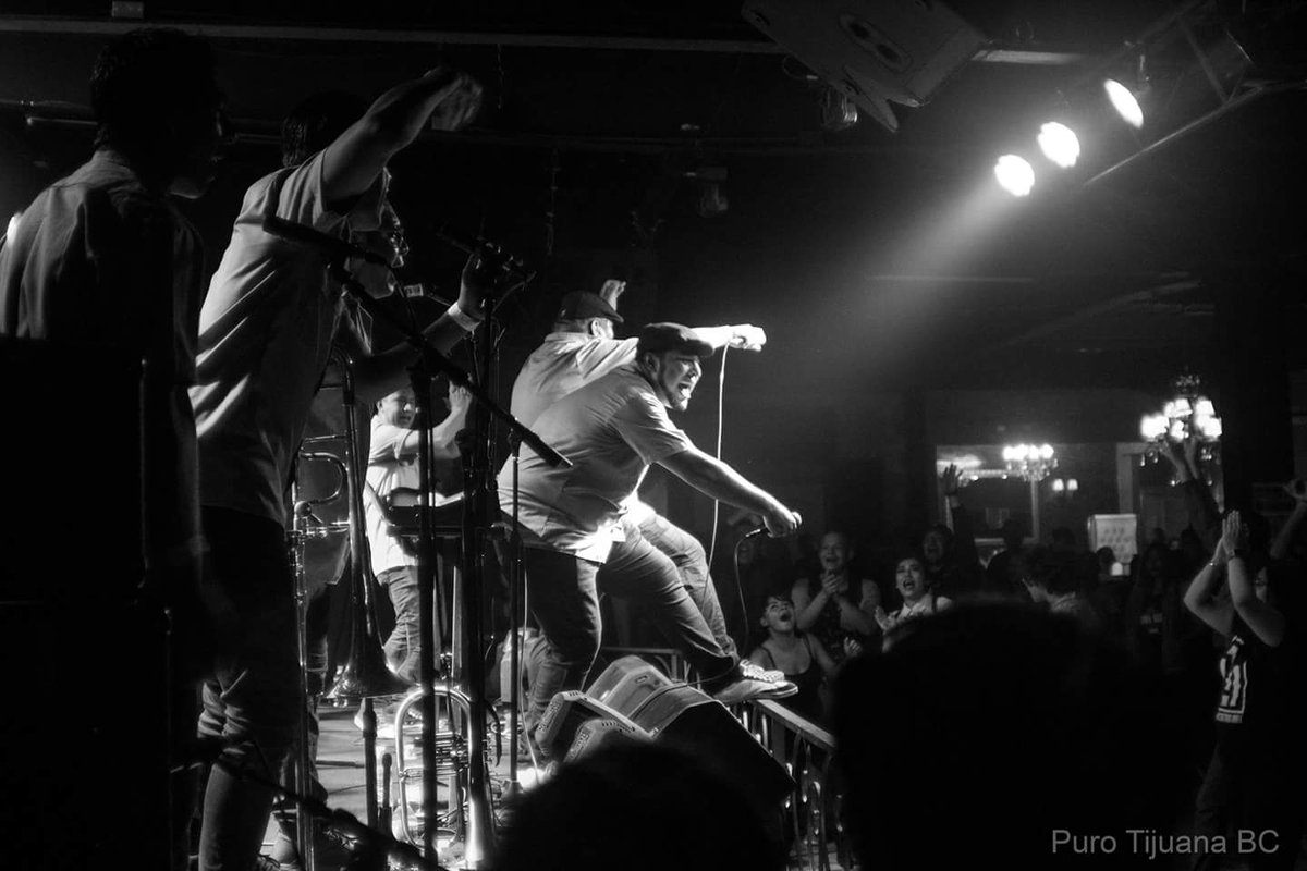 La vida se acaba en un dia....
Y HAY QUE DISFRUTAR!