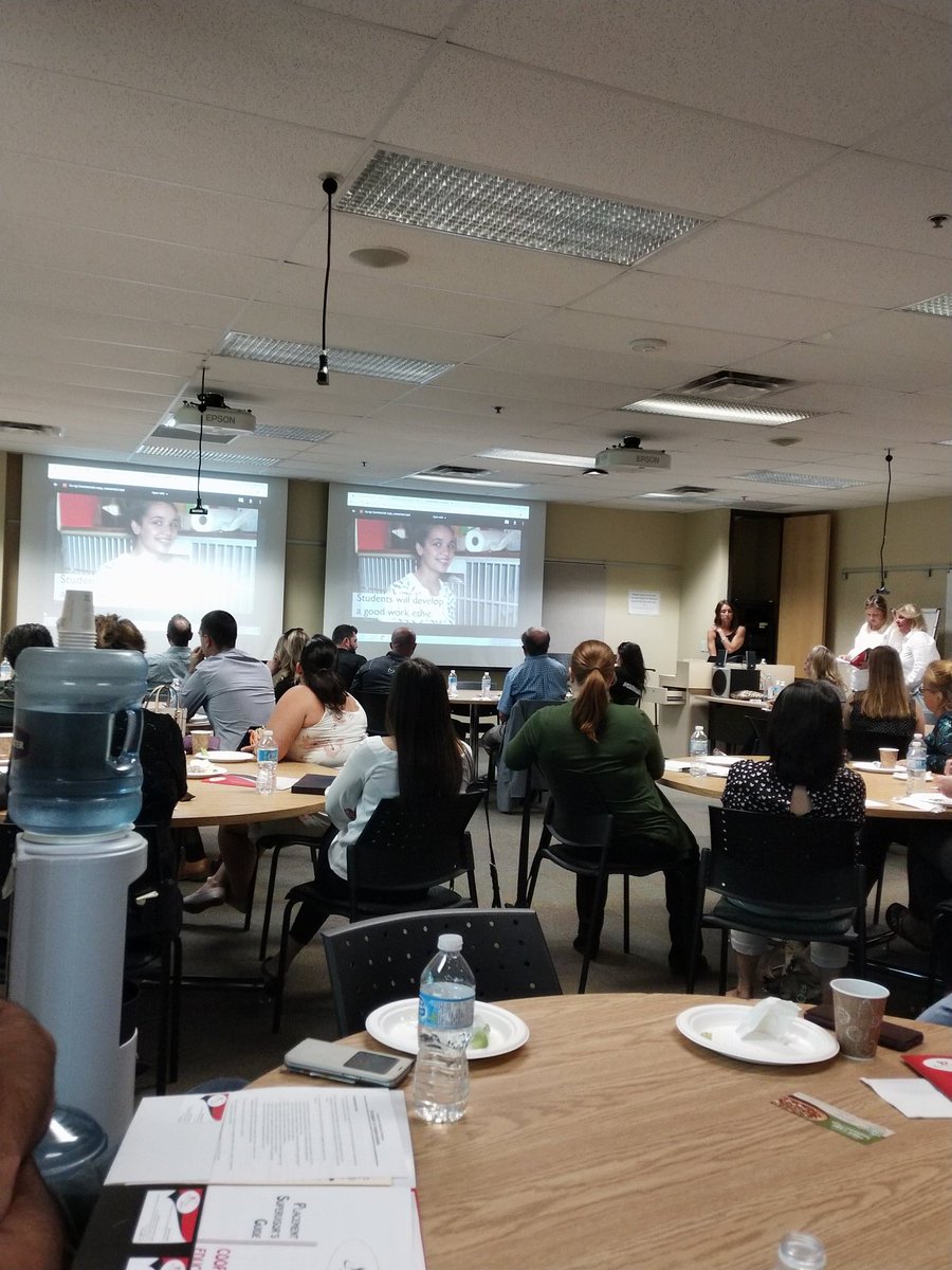 PiconeRealEst8's tweet photo. amazing day learning about what the @YRDSB is doing to make a difference in the #Newmarket community. Co-op is a great opportunity for students and businesses alike. Looking forward to helping teach about sales in the fall. @Royal_LePage @TownofNewmarket @YorkRegionGovt https://t.co/u9bWKznYOe