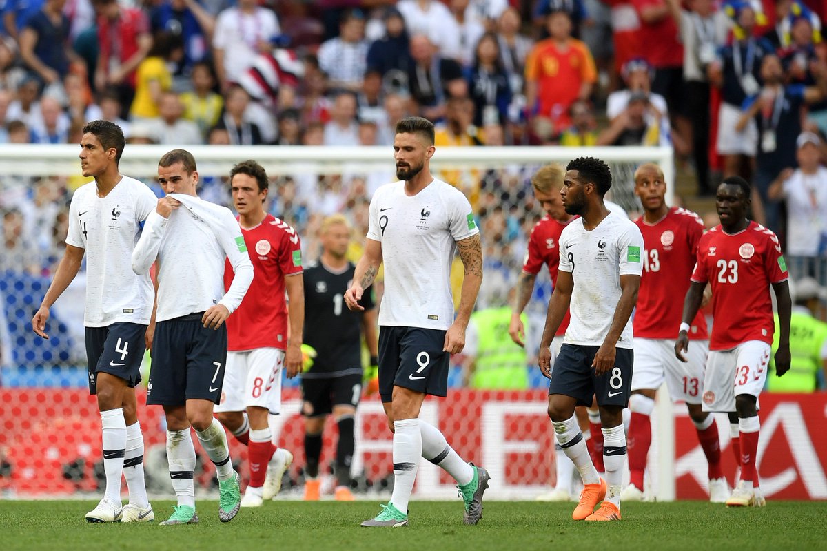 PeriodicoDPilar's tweet image. #Rusia2018 ⚽️. #GrupoC #Partido38 #LuzhnikiStadium 🏟️. #VergüenzaMundial Empataron #Francia 🇫🇷 0-0 #Dinamarca 🇩🇰. POS: #Francia 🇫🇷 7, #Dinamarca 🇩🇰 5, #Perú 🇵🇪 3, #Australia 🇦🇺 1. #FRA (1°) y #DEN (2°) a 8vos. #PER y #AUS Afuera.
