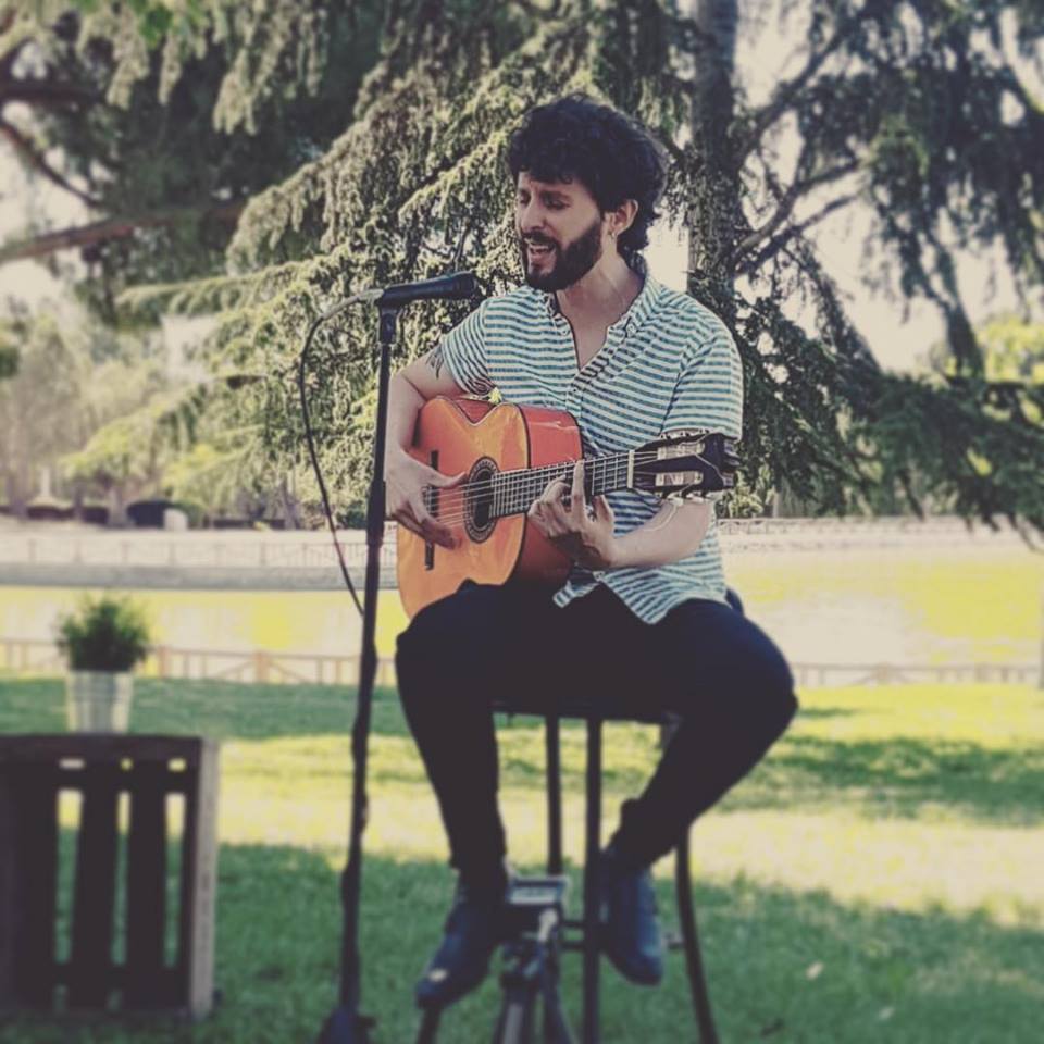 Mañana a las 18.00, todos conectados a <a href="/SshakeTV/">Sshake TV</a> porque van a sacar un vídeo muy chulo de un tal Pepe Carmona cantando #music #cantautor #flamenco