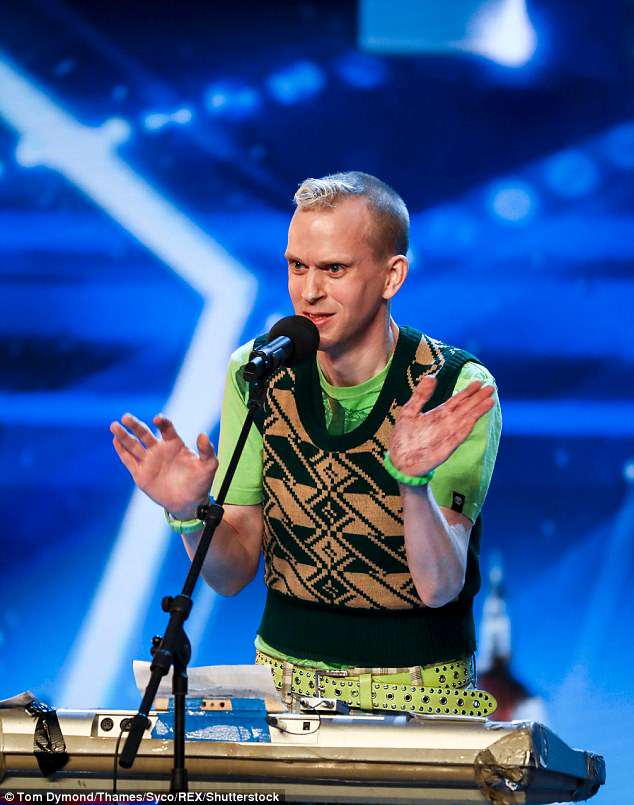 ExerComedyGrove's tweet photo. Breaking News!!!
We are please to announce @robertwhitejoke Will be performing At @Pryzmplymouth on Thursday 25th October.
Tickets on sale now from https://t.co/7Rt2YeqkdJ https://t.co/A7wevvOOVB