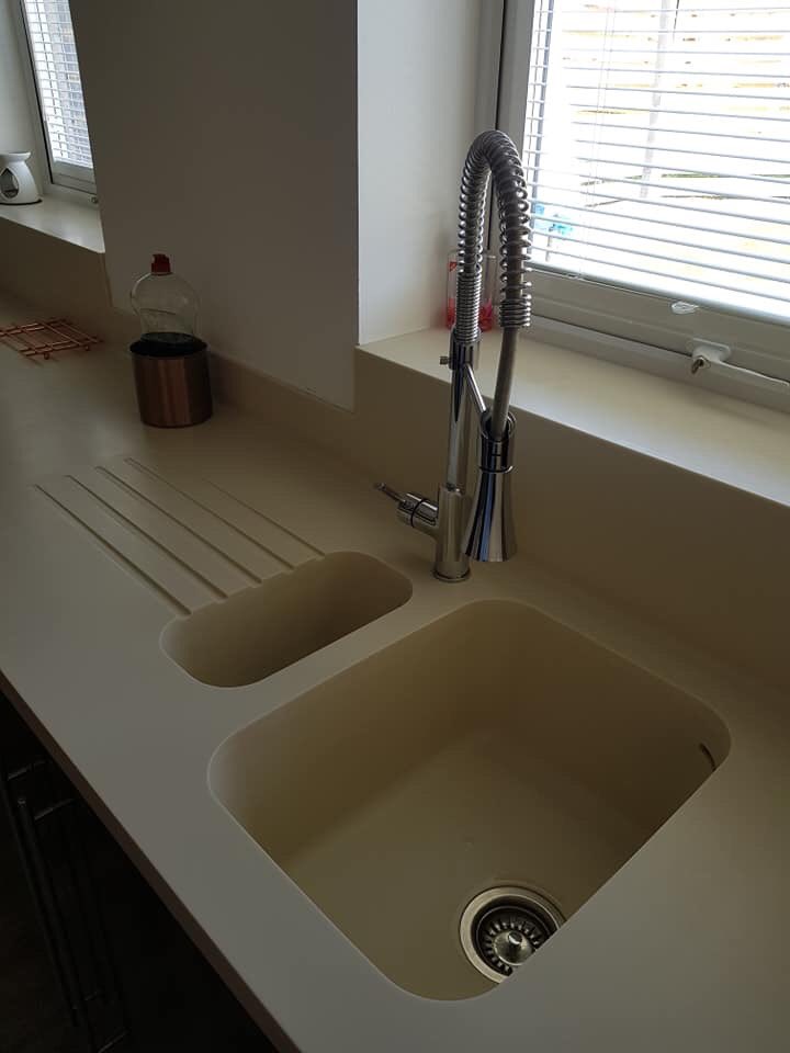 HawdonSurfaces's tweet image. Something a little bit different today. 😀 
A customer I fitted worktops for last year got back in touch to get the dining table covered in Corian to match the kitchen.😎
The kitchen is still looking FAB!👌
Any ideas message Scott:
Info@Hawdonworksurfaces.
07848869222
#JustAsk