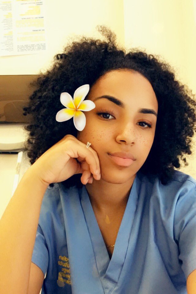 Spanishmamix_'s tweet photo. 2 quarters down, 4 more to go ❤️ #FutureMedicalAssistant #FuturePhysicianAssistant A girl got goals 😍 https://t.co/aZA88DbL0F