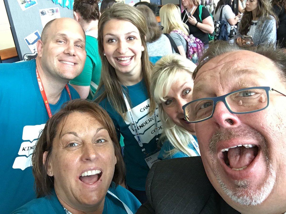 TechEdSnow's tweet photo. Wisconsin presenting at #iste18. #kdgcoding  #isteboarding https://t.co/bko6ns18hu