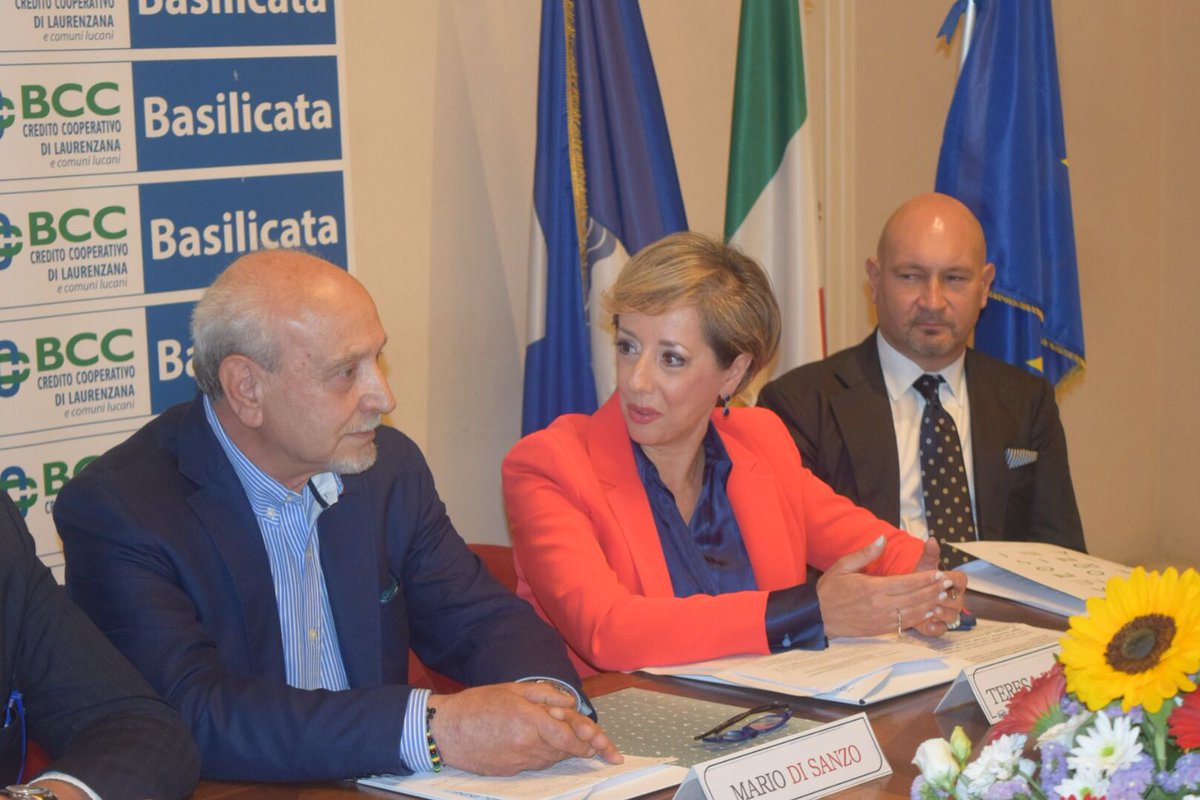 Oggi si scrive un altro importantissimo progetto voluto e sostenuto interamente dalla <a href="/BccBasilicata/">Bcc Basilicata</a> . Dopo 40 anni le opere di <a href="/FondazSinisgall/">Fondazione Leonardo Sinisgalli</a> saranno ripubblicate.
Che dire.... chapeau!!! at bccbasilicata.it/leonardo-sinis…