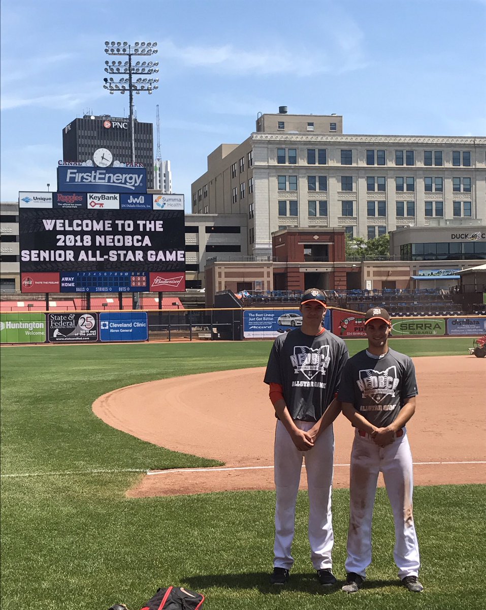 BuckeyeBucksBB's tweet photo. Congratulations to Josh Meyer and Pat Caniglia on outstanding high school careers. They did a great job competing and representing Buckeye HS at the Senior All-Star game today. #BuckPride https://t.co/wYl132D4DG