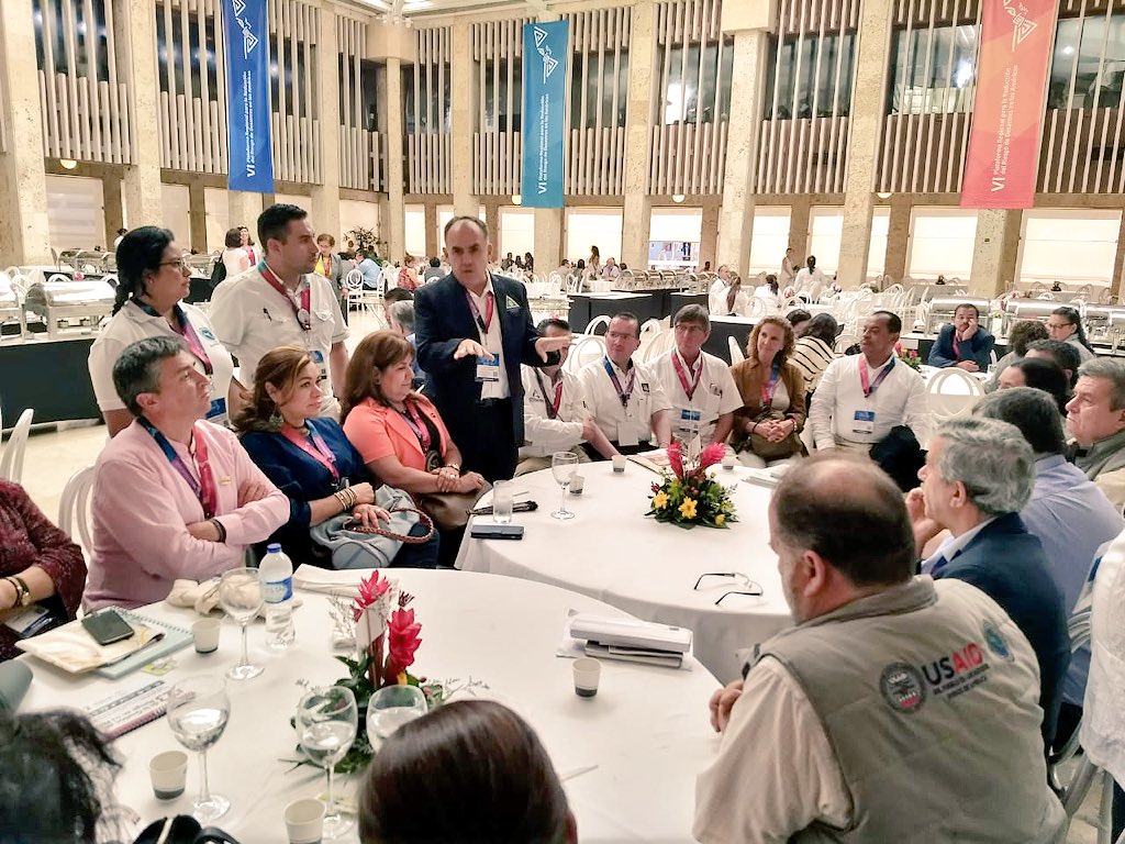 pcivilchiapas's tweet photo. @Luis_Manuel_GM #ProtecciónCivil #Chiapas con representantes de 16 países que integran la Red Universitaria de Latinoamérica y el Caribe para la Reducción de Riesgos de Desastres #REDULAC #SendaiAmericas #RP18 @UNISDR_Americas @VelascoM_ @Luis_Manuel_GM @Luis_Manuel_GM redulac https://t.co/4KWK1XrKlZ