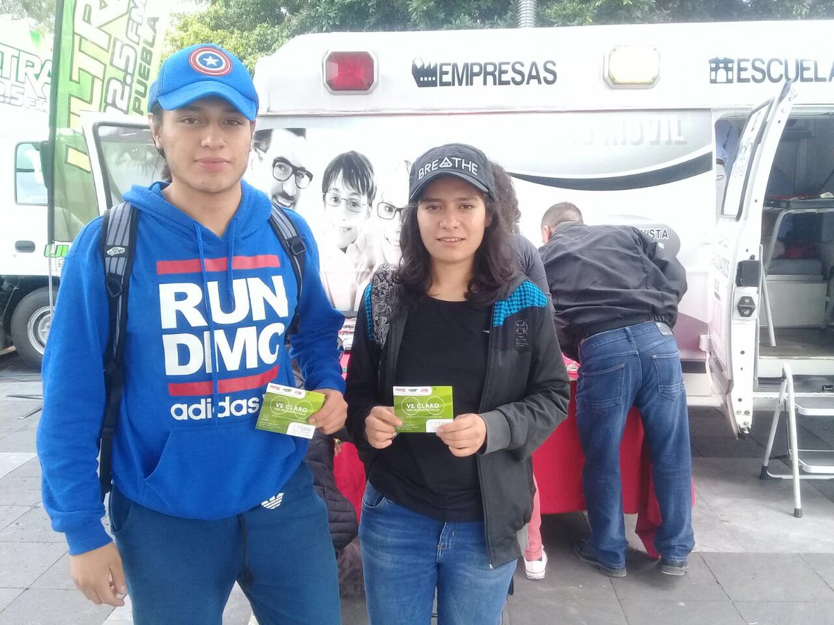 UltraRadioPue's tweet photo. Ven a el parque del Carmen, te esperamos para que recibas consulta y lentes graduados por $200 gracias a #premedika.
Además también tenemos balones y playeras de #México.
@TP_Mexico #MTSPORT @leidysalazarj https://t.co/ejw0TYuYUZ
