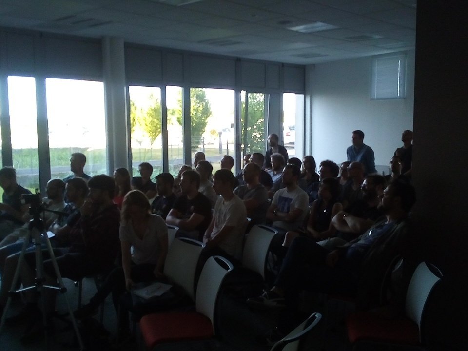 L_Demontiers's tweet image. #caencamp lightning talk sur le framework Meteor. Puis @LaurencePelc interviendra sur Élastic search. Il n'y a jamais eu autant de monde au CaenCamp