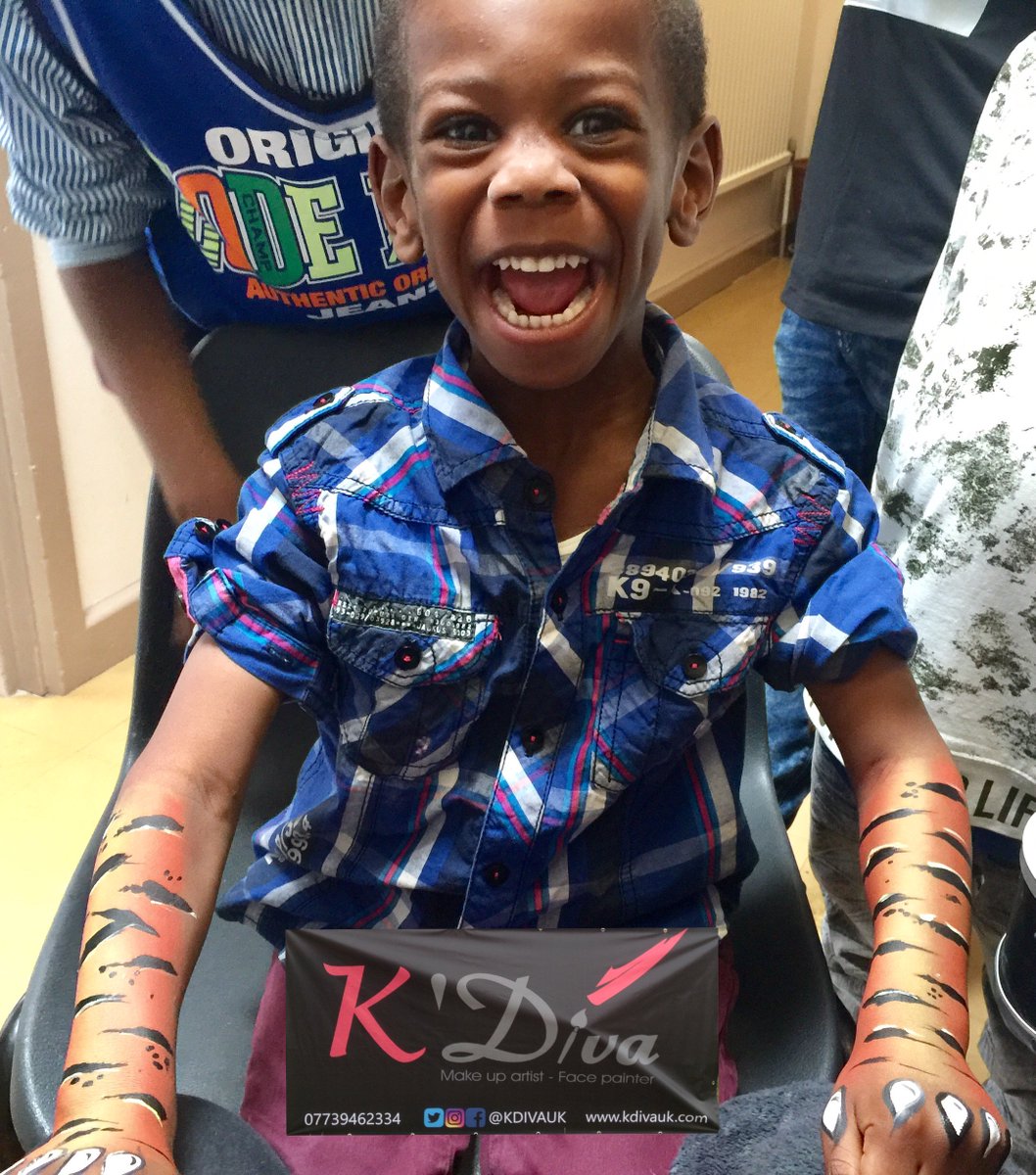 KDivaUK's tweet photo. How can you not #smile after seeing the excited expression on this little man’s face after being painted!
#facepaint #makeup #facepainter #artist #childrensenterainer #glitter #londonfacepainter #southlondonfacepainter #atsocialmedia #tiger #tigerstripes #tigerfacepaint https://t.co/Cf14A8LOh3
