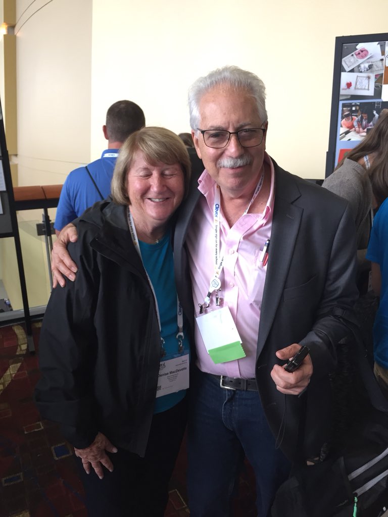 DeniseMacDevett's tweet image. Always great running into #Tech4Learning fans at ISTE, #markgura formerly #nycschools