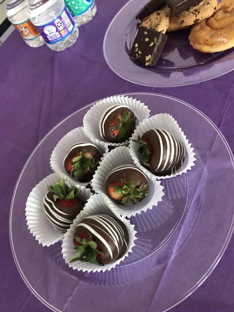 LizethOrtiz341's tweet photo. Pampering and educating our custodial staff @Sgt.Roberto Ituarte on the importance of personal safety. #SISD_COHORT2 #TEAMSISD #UTEPINTERN https://t.co/UWPamvuBpV