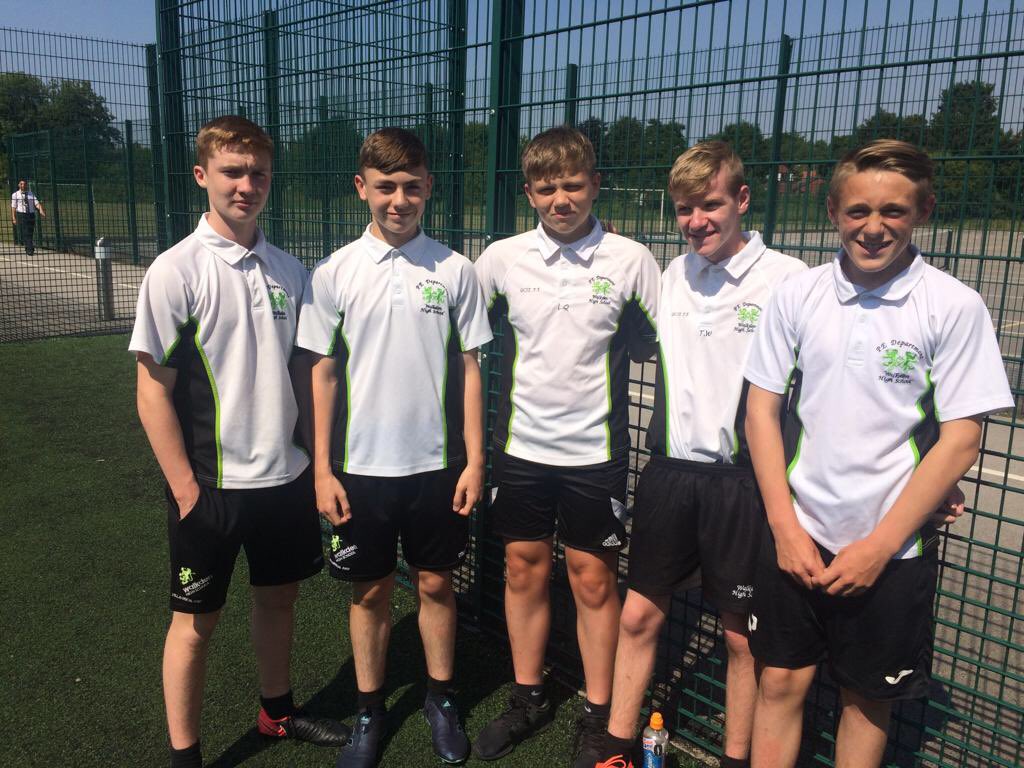 MrTobutt_PE's tweet photo. Fantastic to have our new Year 9 Sports Mentors deliver their first KS3 Football session tonight. The boys will work alongside Mr Hilton every Tuesday night to deliver a weekly session to all pupils in Year 7 &amp; 8. Quite a decent 5-a-side team too! 👏🏻⚽️ https://t.co/9mqiBnOEQn