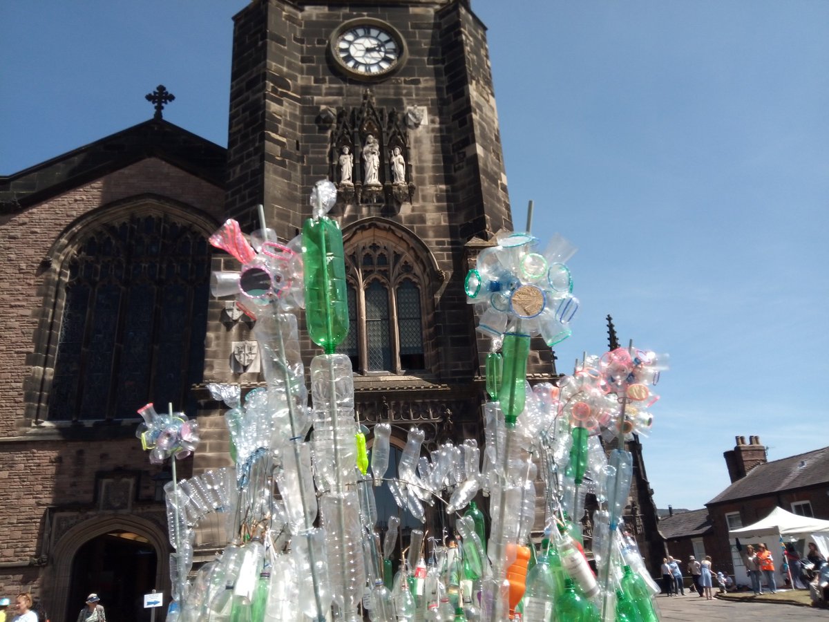 Thanks for all the great pics of Arbour, my sculpture for #MaccTasticLessPlastic @BarnabyFestival <a href="/treaclemarket/">Treacle Market</a> thanks also to @BeckyWaite for her lovely 'floral' contributions