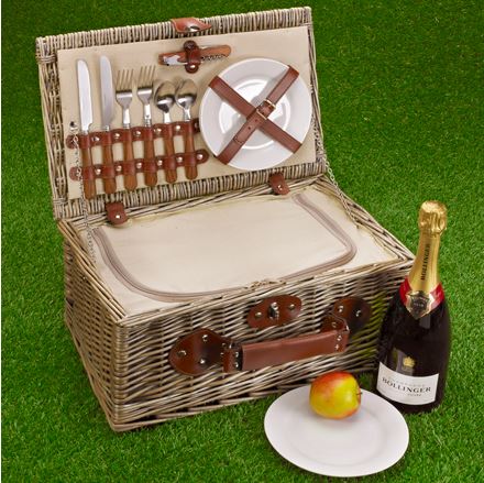 You've chosen a venue, you've planned your food and your blanket is folded. Now you just need something to carry your picnic feast in. #Picnic in style with our luxury wicker hampers. ow.ly/iasv30kfKhY