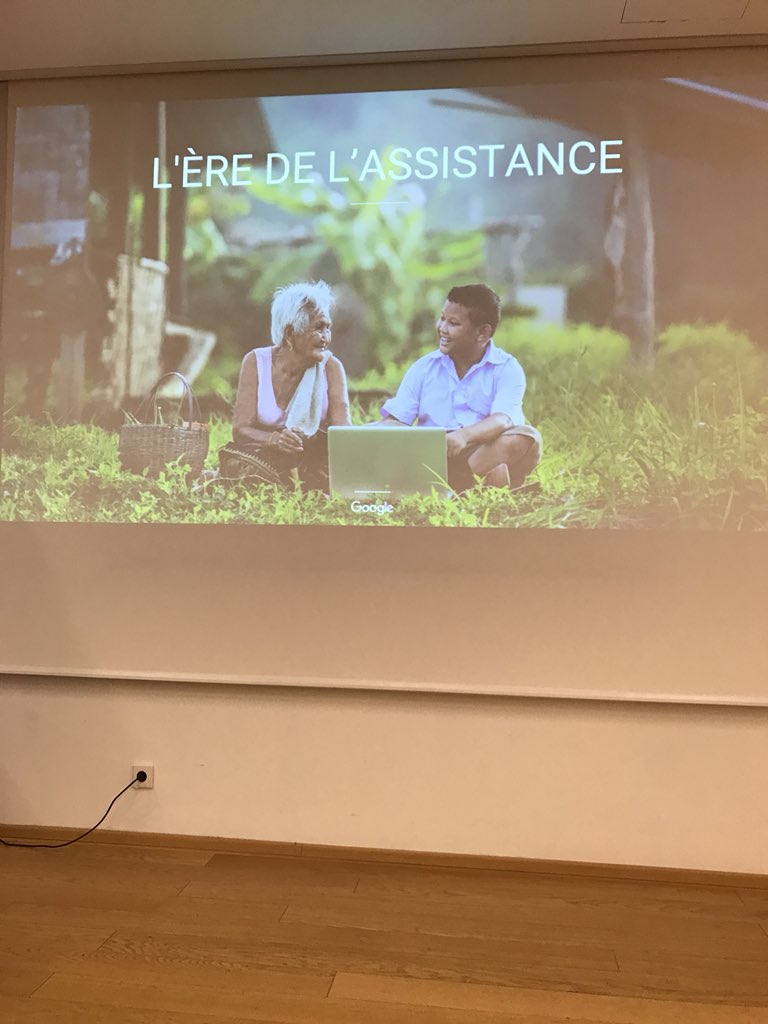 DataNeoma's tweet photo. L’ère de l’assistance présenté par @KristiNalka #Parlezvousrobot https://t.co/KVQ9zSyYHW