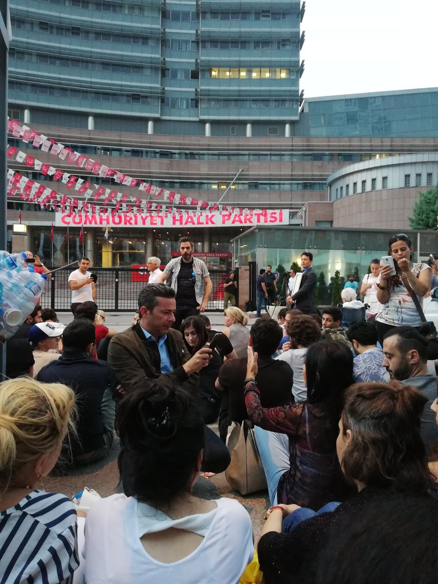 #Saat20deCHPönüne gelsenize