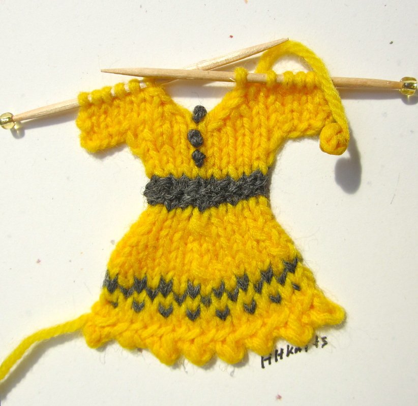 Artistic_PDX's tweet photo. Today 11:30-1:30 p.m. Helene Hughart be knitting a very unique note card and June Martin will create her amazing mosaic jewelry. Stop by Artistic Portland to see this both of these unique artists at work. #demonstration
#theHeARTofPortland #portlandnow #downtownpdx #artdemo https://t.co/wf1iSTvRvc