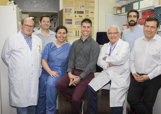FEDE_Diabetes's tweet photo. ¿Sabías que el pie diabético llega a afectar a un 15% de las personas con diabetes? Para tratar esta complicación, desde el IMIB-Arrixaca trabajan en una terapia revolucionaria. Si quieres contribuir a su desarrollo, visita este enlace: https://t.co/vvfyyKKFPk https://t.co/GAIUc3olKC
