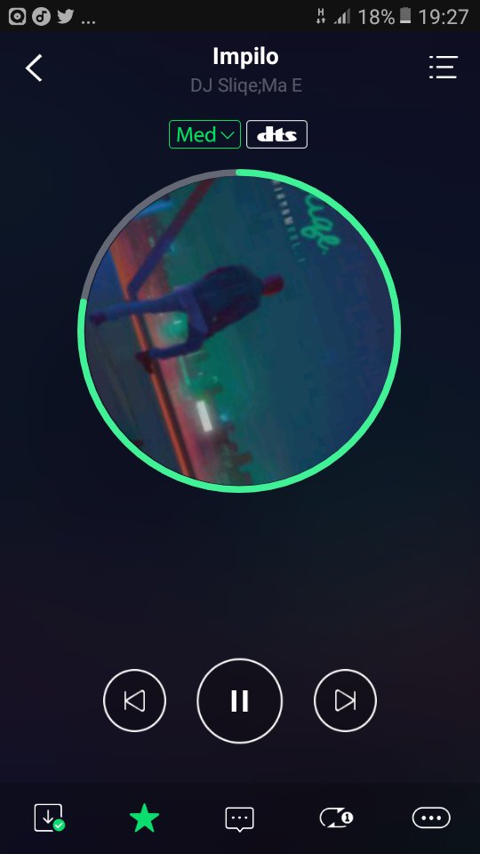 thando_dindy's tweet photo. THIS  SONG DESERVES IMUSIC VIDEO. 
MADOES IS TOO MUCH 👌👌👌😢😢.
@Sliqe @MaEzeeDoesIt dankie guys. 
Madoes you will one day get all the respect and recognition you deserve😚.
#InjaYamVol1 
#Impilo  🔥🔥🔥🔥🔥🔥 https://t.co/Tcr6RZkmUx