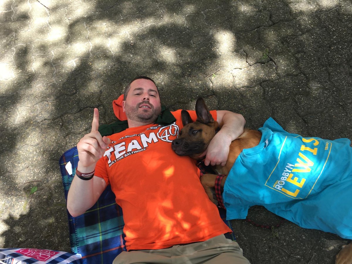 CouncilmanETC's tweet photo. Taking a quick 10 minute breather with my nephew #Winston after we had chicken boxes from @Royal_Farms for lunch! #Team46 #BuiltForBaltimore https://t.co/MUYIzsVJP8