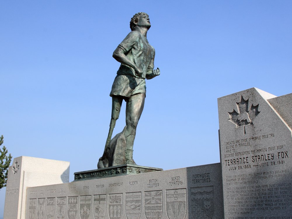 June 26, 1982 – The Thunder Bay Monument, a 9-foot bronze statue of Terry is unveiled at Terry Fox lookout west of Thunder Bay, Ontario.