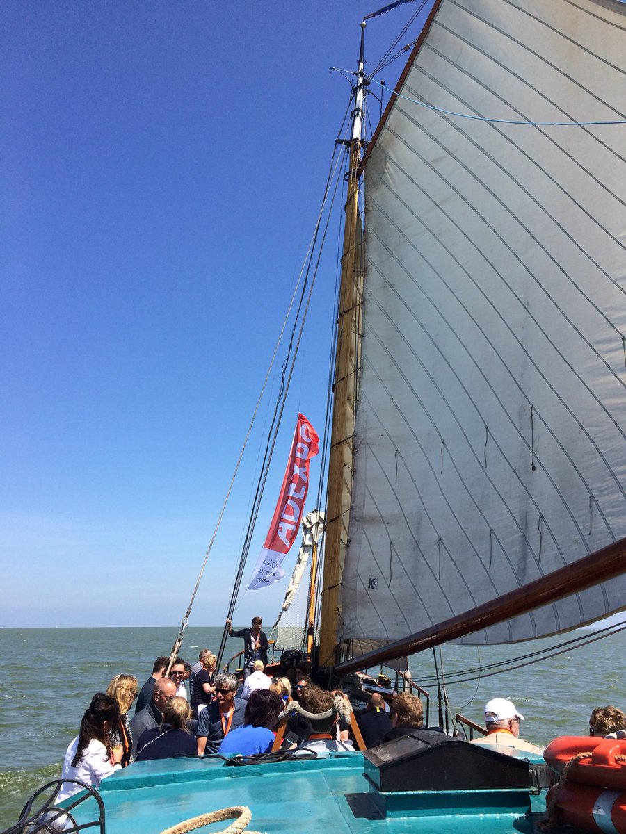 POSIFITTER's tweet photo. Een heerlijke dag zeilen op het Markermeer. Dank team @Adexpo1 en op koers naar de volgende 30jaar! #furniture #design #sailing https://t.co/uhCD3vopVG