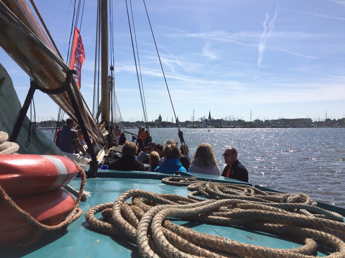 POSIFITTER's tweet photo. Een heerlijke dag zeilen op het Markermeer. Dank team @Adexpo1 en op koers naar de volgende 30jaar! #furniture #design #sailing https://t.co/uhCD3vopVG