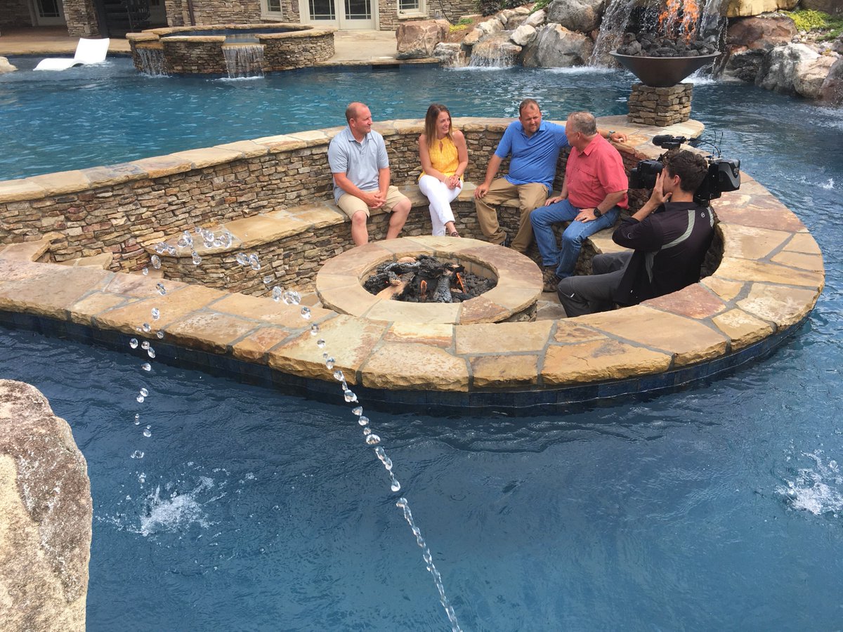 PinkSneakers's tweet image. Behind the scenes from our latest #poolkings episode on the #diynetwork featuring @PeekPoolsSpas