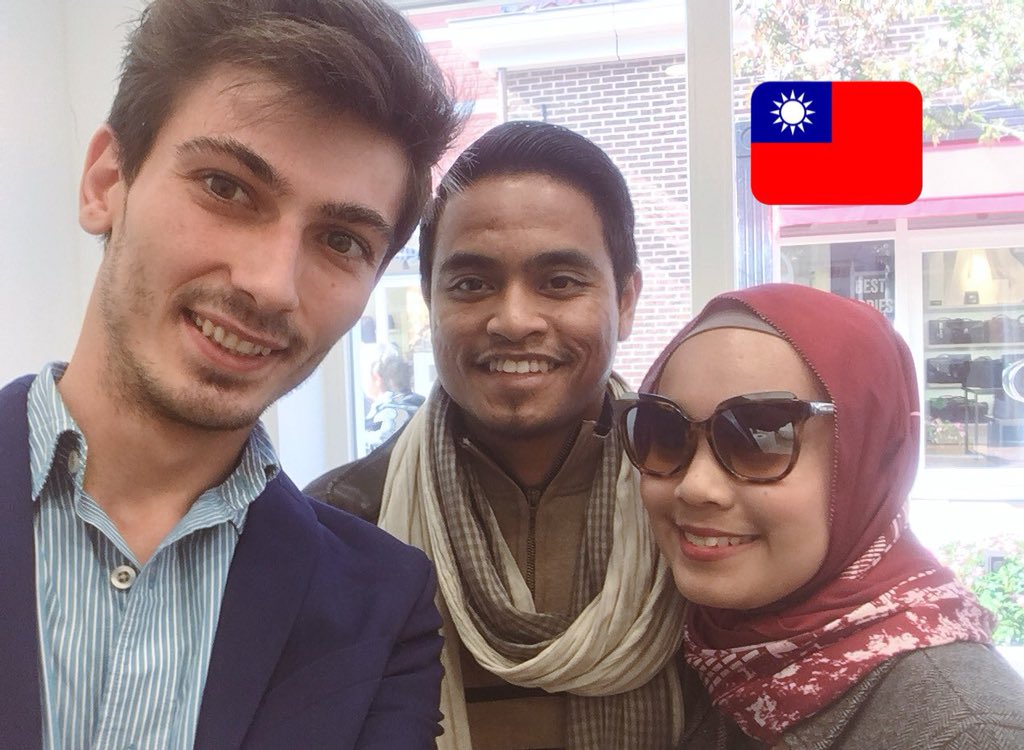 SEnoiu's tweet photo. Are you #Asian? https://t.co/bAJEkY2bx9