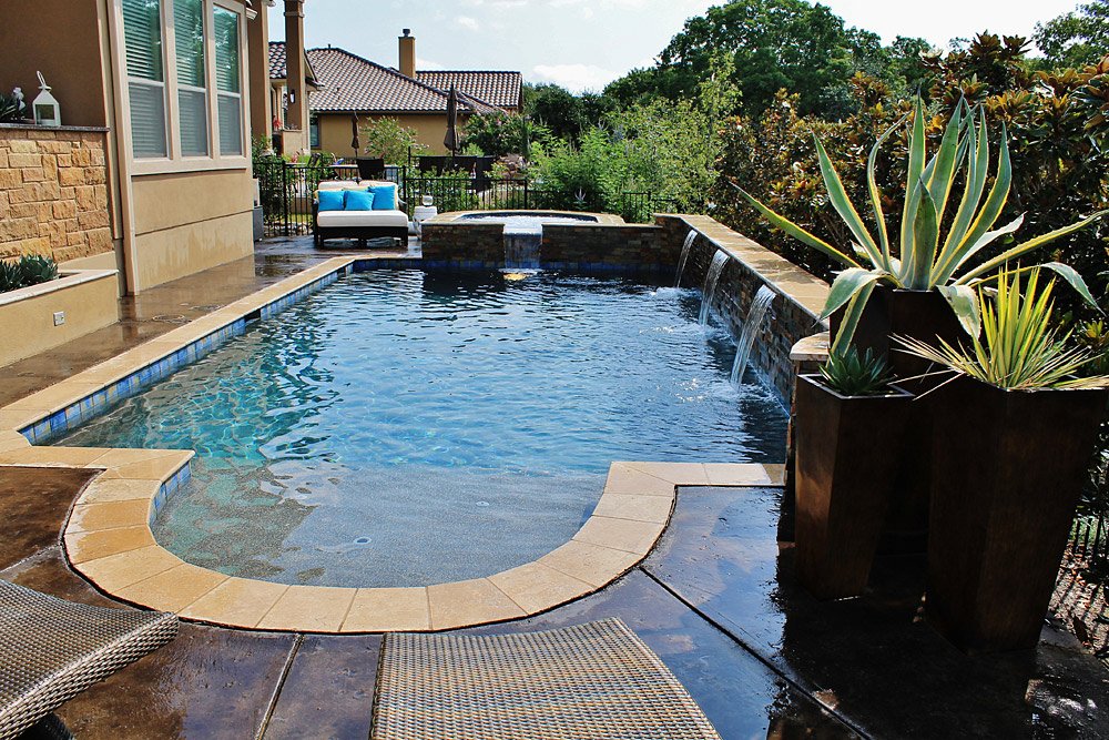 TrinityOutdoor's tweet photo. Owning a pool is not as simple as digging a hole and filling it with water. #Maintenance, including keeping the cover clear, is important for having an inviting and refreshing pool. #SwimmingPool #funbythepool #Texas #PoolFun #TrinityOutdoorLiving https://t.co/17ejeItdHn https://t.co/Z140bFCR0G