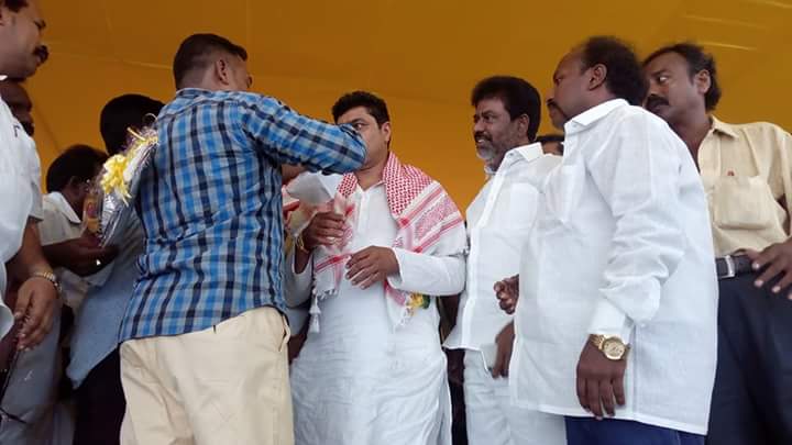 RahamathullaTd1's tweet photo. కడప ఉక్కు ఆంధ్రుల హక్కు నినాదం తో తన ప్రాణాలను సైతం పణంగాపెట్టి ఉక్కు దీక్ష చేస్తున్��� మా సీఎం రమేష్ మరియు రవీంద్రనాధ్ రెడ్డి గారికి తమ సంపూర��ణ మద్దతు తెలియజేస్తున్నా కువైట్ ముస్లిమ్స్ NRI అజమతుల్లా షేక్ మరియు వారి మిత్రులు https://t.co/m7jA1Mwa2C
