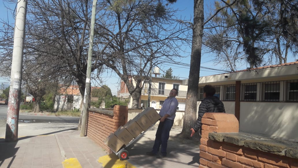 Flor37377875's tweet photo. #LecheFortificada
#PoliticasSocioeducativas
#Escuelajuancarlosdavalos
Gracias por la entrega de leche a mi escuela ...a nuestros niños les encantó ...vamos por más https://t.co/WAHKEdPeH9
