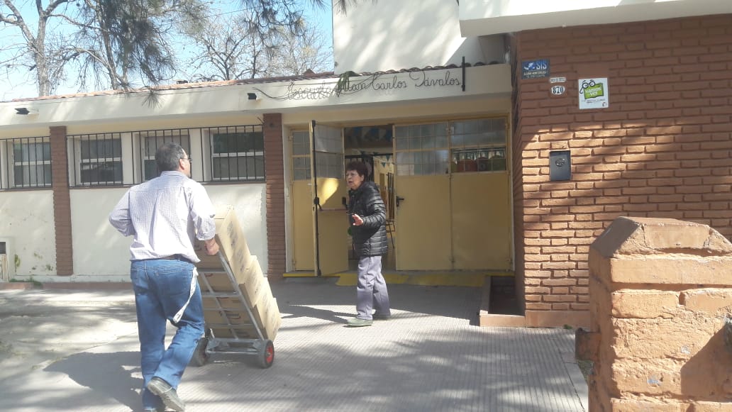 Flor37377875's tweet photo. #LecheFortificada
#PoliticasSocioeducativas
#Escuelajuancarlosdavalos
Gracias por la entrega de leche a mi escuela ...a nuestros niños les encantó ...vamos por más https://t.co/WAHKEdPeH9