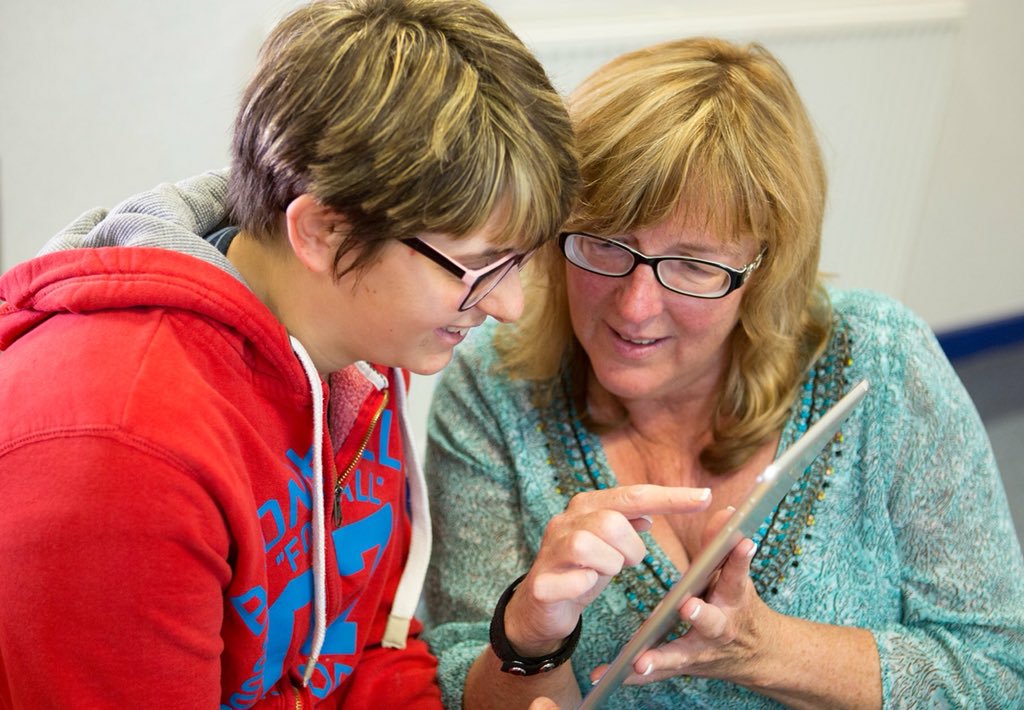 Gallowaysblind's tweet photo. This week is #MacularWeek which is the leading cause of sight loss in in the UK. Regular eye tests can detect early signs of Macular and help treat it's progression. #EyeHealthMatters #EveryTwoYears #YouOnlyHaveOnePair https://t.co/ihVJ6hRSaA