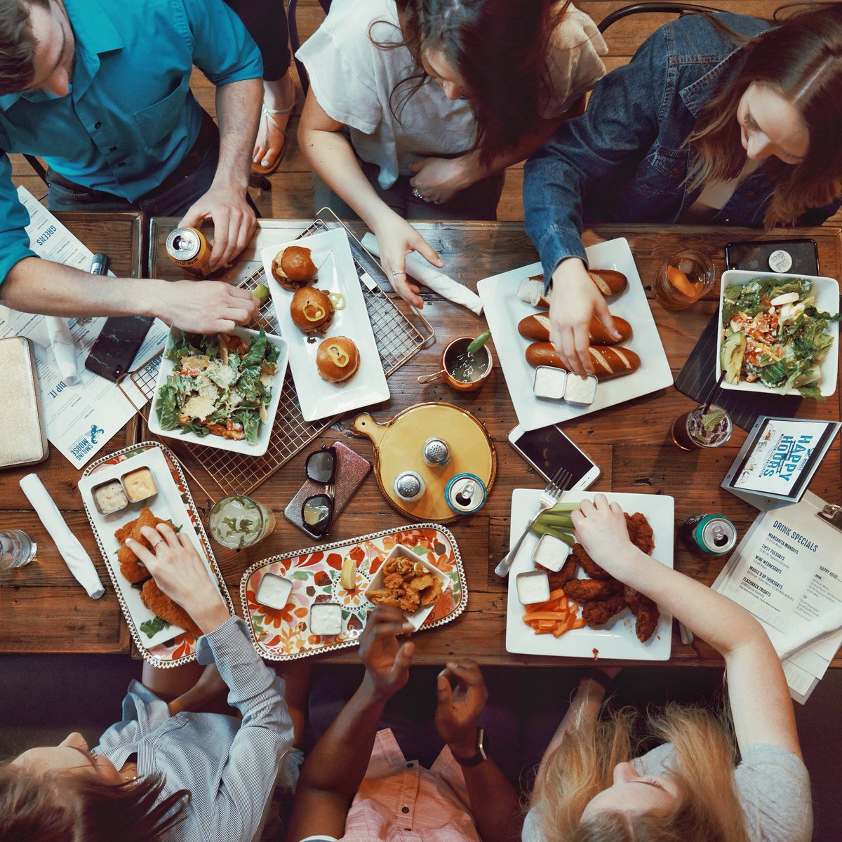 Come celebrate breakfast, lunch, &amp; dinner at the moose with our amazing diverse menu for options for everyone in the group! 💚🥗🍻🍽